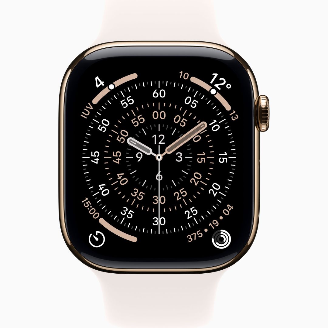 Alternative view of Apple Watch Series 11 Caixa de Titânio Dourada com Pulseira Esportiva Blush-clara